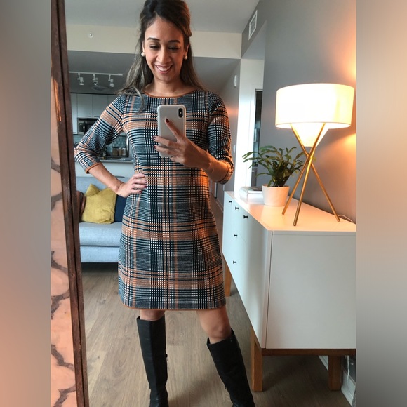 Hi! I’m Rosie! I am 5’3” and my closet is filled with sizes XS-Small and 0-4. - Picture 1 of 1